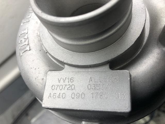 Foto 4 Turbo Mercedes 2.0 OM640 110CV -- VV16